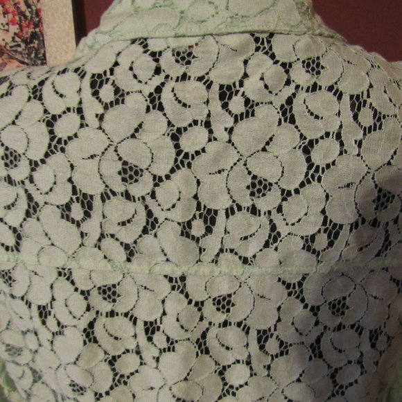 *SOLD* 💚 Mint Green Lace Front Tie Blouse - XLJ - Picture 8 of 10